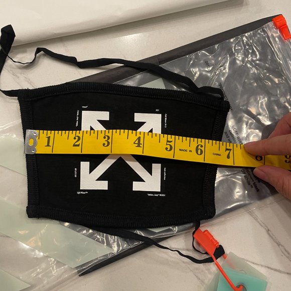 Photoroom_001_20250819_51427pm  NWT Off-White New Iconic Arrow Face Mask